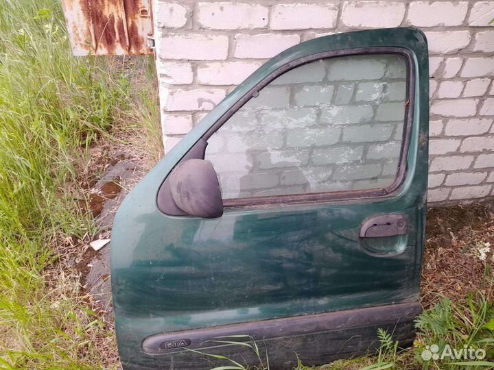 Дверь от Renault Cangoo 2 передние (без ржавчины)