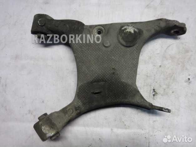 Рычаг задний нижний правый