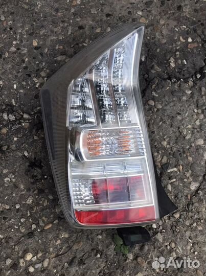 Фонарь задний левый Prius 30