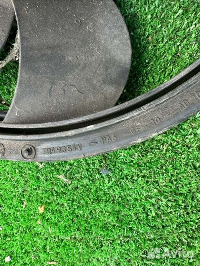 Вентилятор радиатора Volkswagen Passat бензин 1999