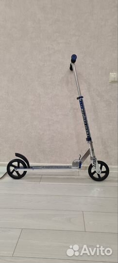 Самокат и скейт