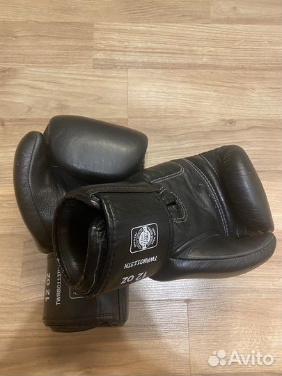 Боксерские перчатки 12 oz