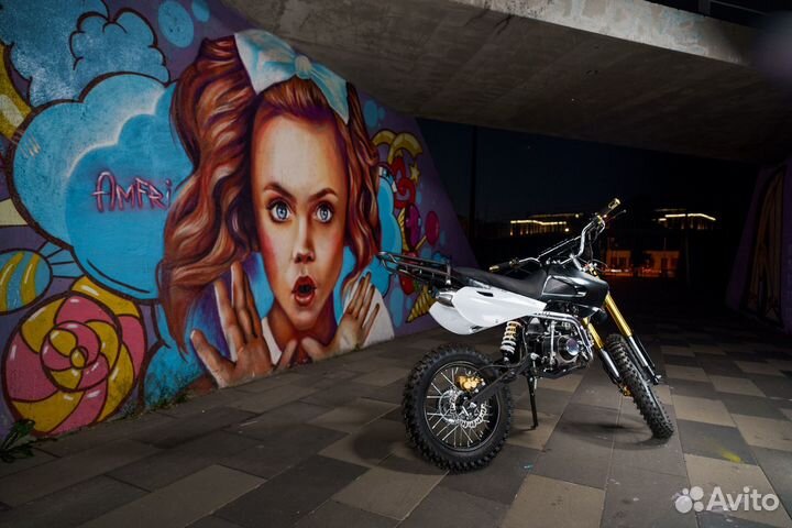 Полноразмерный питбайк 125 кубов,17/14 колеса