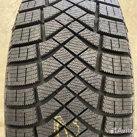 Pirelli Ice Zero FR 235/55 R19 105H