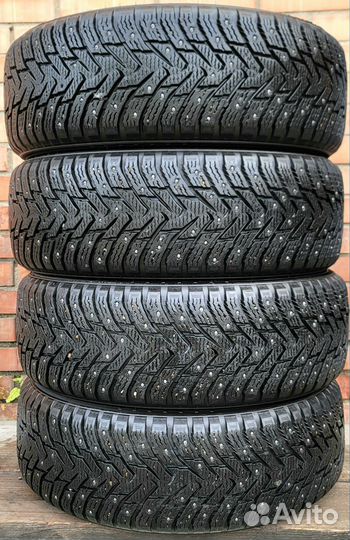 Nokian Tyres Hakkapeliitta 8 SUV 215/65 R16