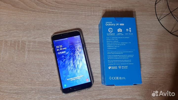 Смартфон Samsung Galaxy J4 (2018)