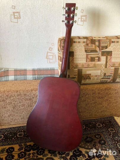 Акустическая гитара