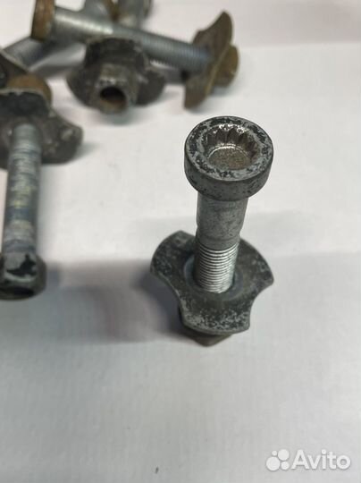 Болт задней подвески Mercedes M12 x 1.5 x 80