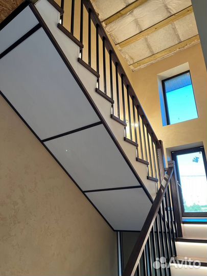 Лестница с интерактивной подсветкой