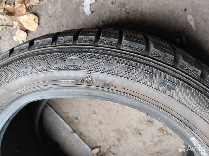 Goodyear Ice Navi 6 215/50 R17