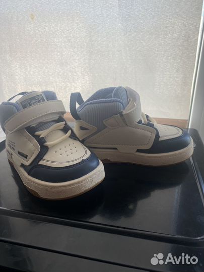 Кроссовки детские