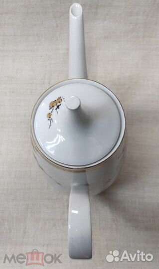 Фарфоровый кофейник 