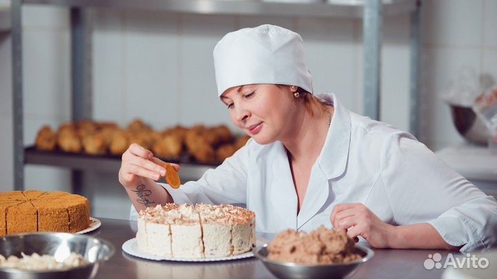 Помощник кондитера