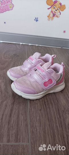 Кроссовки для девочки 26
