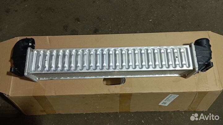 Интеркулер новый 9550J82 (7M3145805) VW Sharan 200