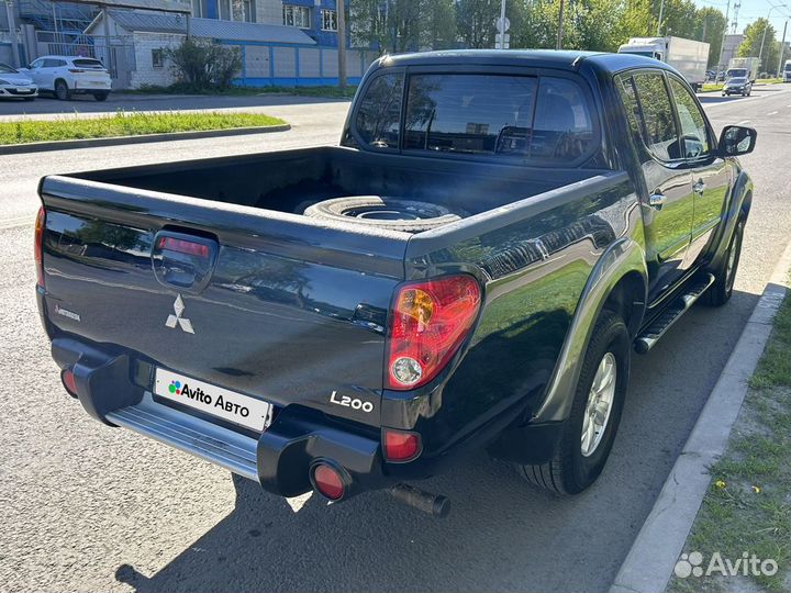 Mitsubishi L200 2.5 AT, 2014, 303 699 км