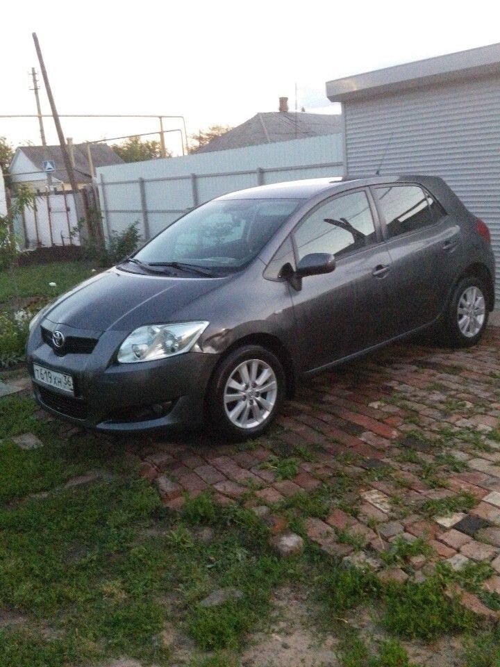 Toyota Auris: фото владельца