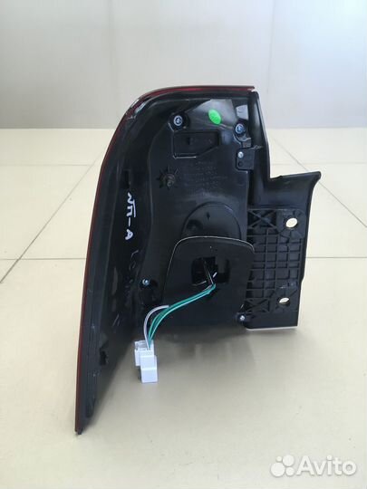 Фонарь правый Toyota Land Cruiser 200