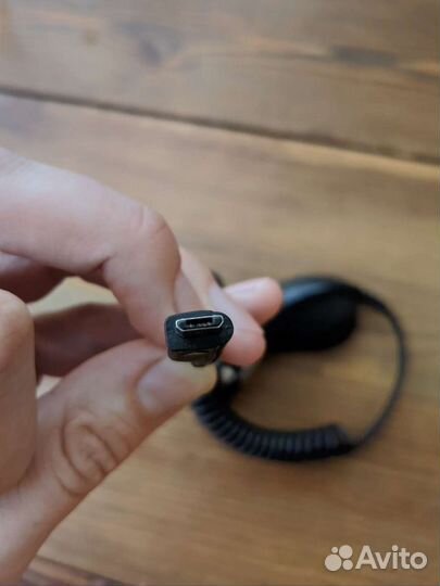 Автомобильное зарядное устройство