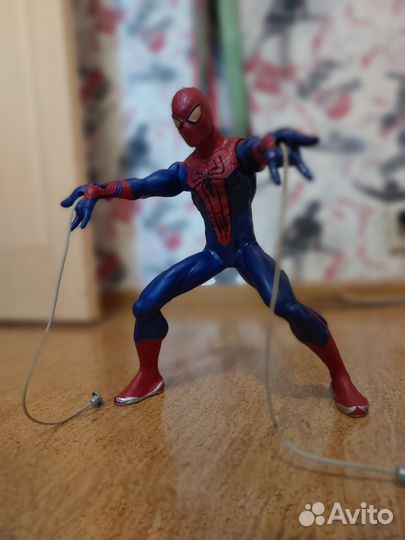 Человек паук фигурка