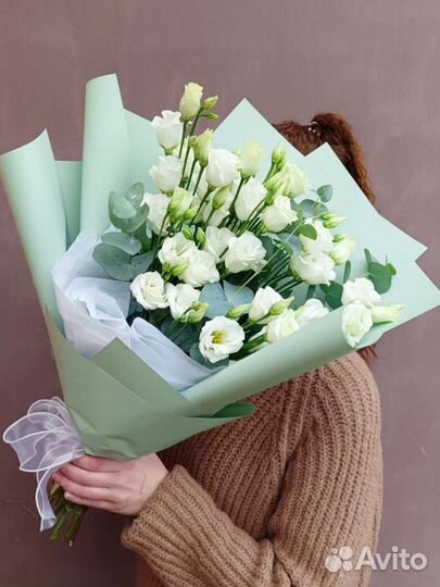 Букеты из эустомы (лизиантуса)