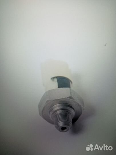 252401199R Renault Датчик давления масла (оригинал