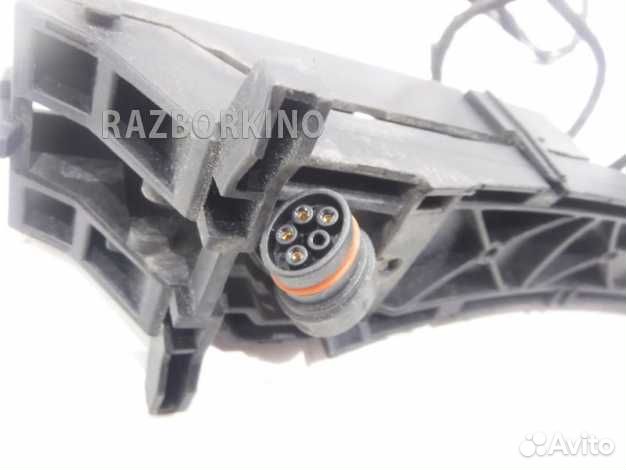 Механизм ручки передней правой двери