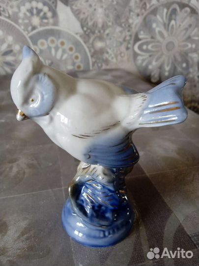Статуэтка фарфор