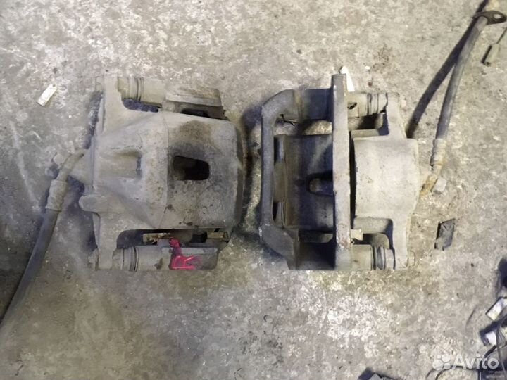 Суппорт передний toyota ipsum