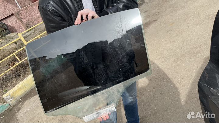 Стекло заднее боковое левое opel astra h