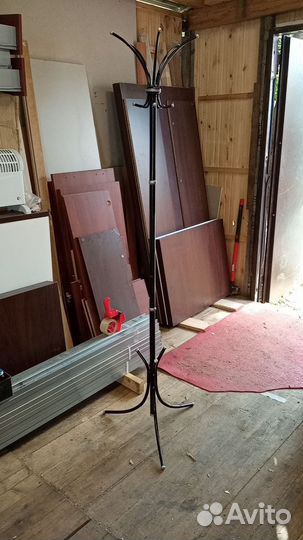 Вешалка для одежды напольная металлическая