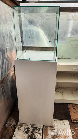 Шкаф витрина