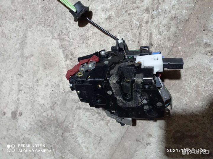 Замки дверей Ауди А8 Д3 в ассортименте