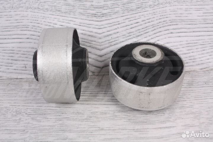 Задние сайлентблоки рычагов Audi A3 8L