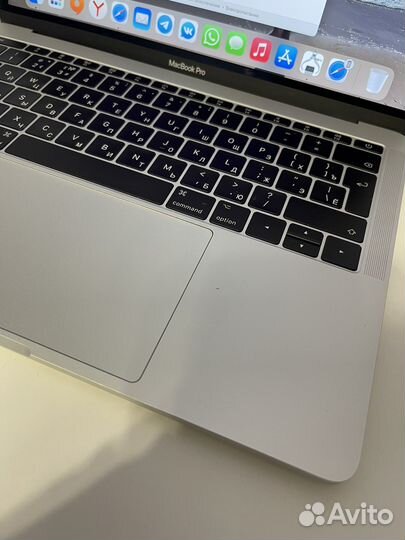 Apple MacBook Pro 13 2017 (16/256/i7) топовый