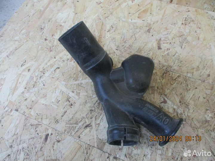 Патрубок воздушного фильтра Ниссан Альмера N16