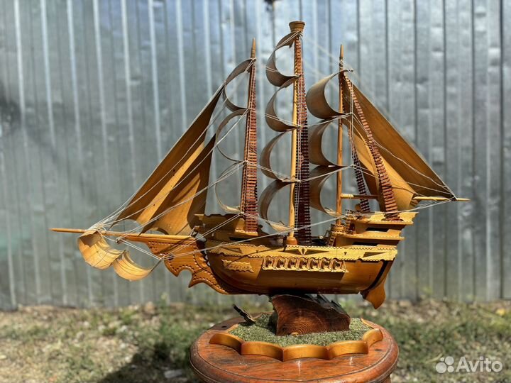 Модель парусника Magelan