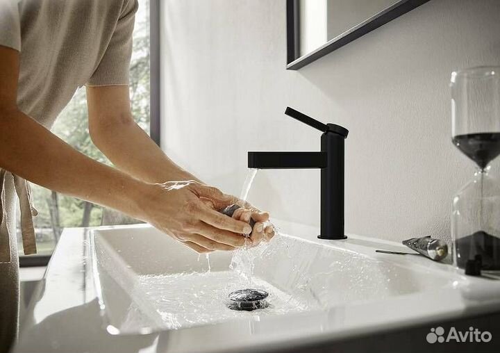 Смеситель для раковины Hansgrohe Finoris 76020670 черный