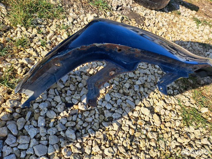 Крыло переднее левое на лянча либра