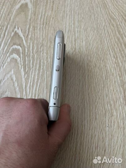 Телефон Nokia n8