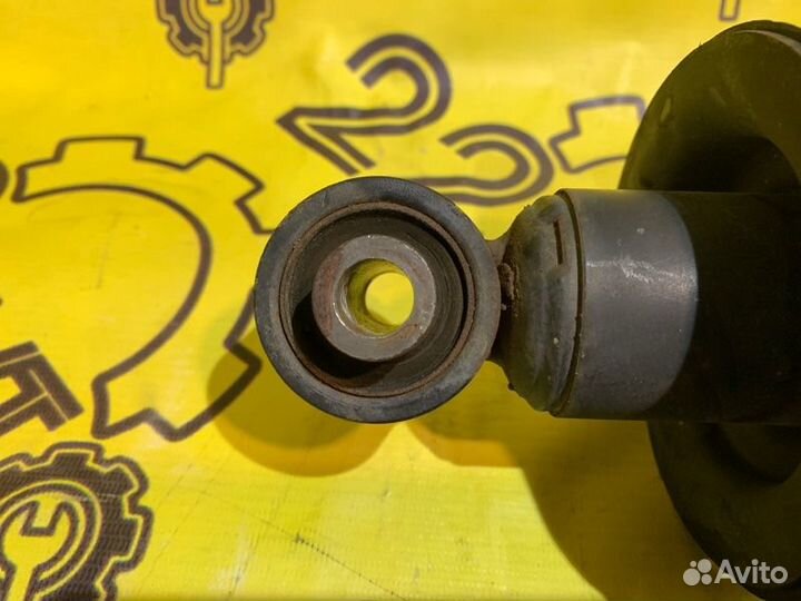 Стойки комплект задние Lexus Gs430 UZS190 3UZ-FE