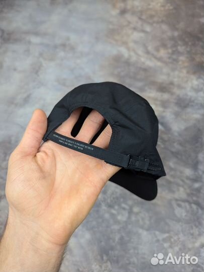 Новая кепка Adidas Runners Cap