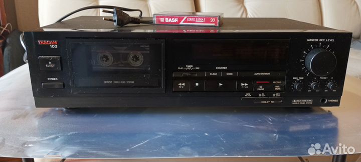 Кассетная дека Tascam 103