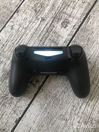 DualShock PS4 геймпад