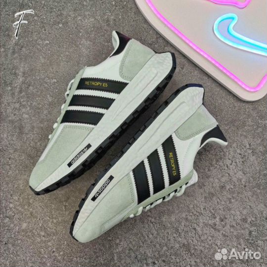 Кроссовки Adidas Retropy Новые