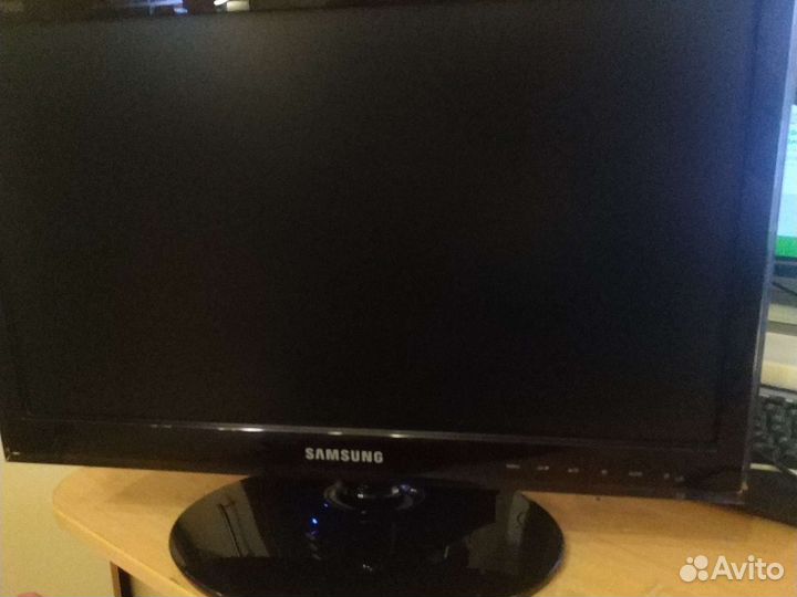 Монитор Samsung SyncMaster P2050N