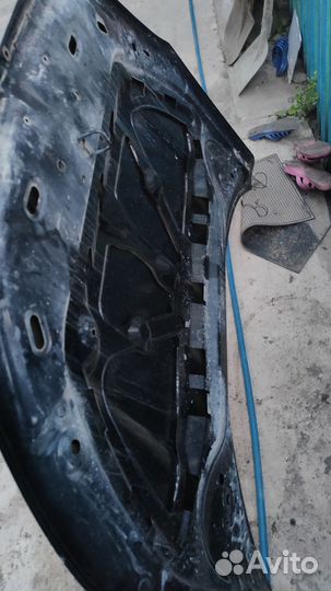 Капот LADA vesta (битый)