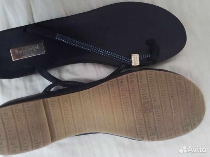 Шлепанцы женские