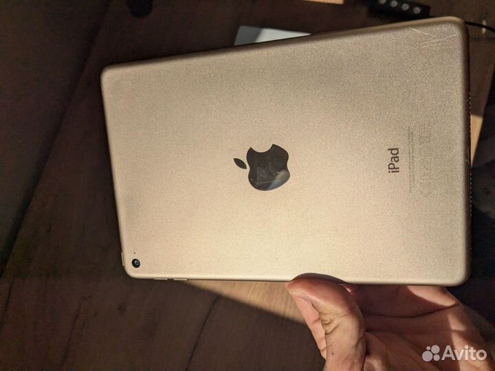 Apple iPad mini 4 золотой