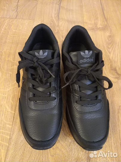 Кроссовки 42 р. новые